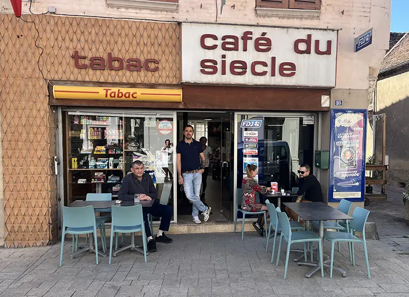 cafe du siecle saint julien du sault